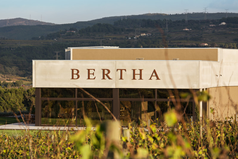 Cava Bertha migrates to the vineyards - WinePleasures.com
